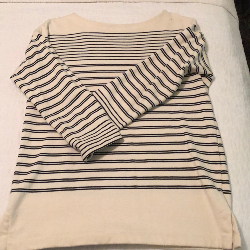 VINCE cream and navy sweatshirt